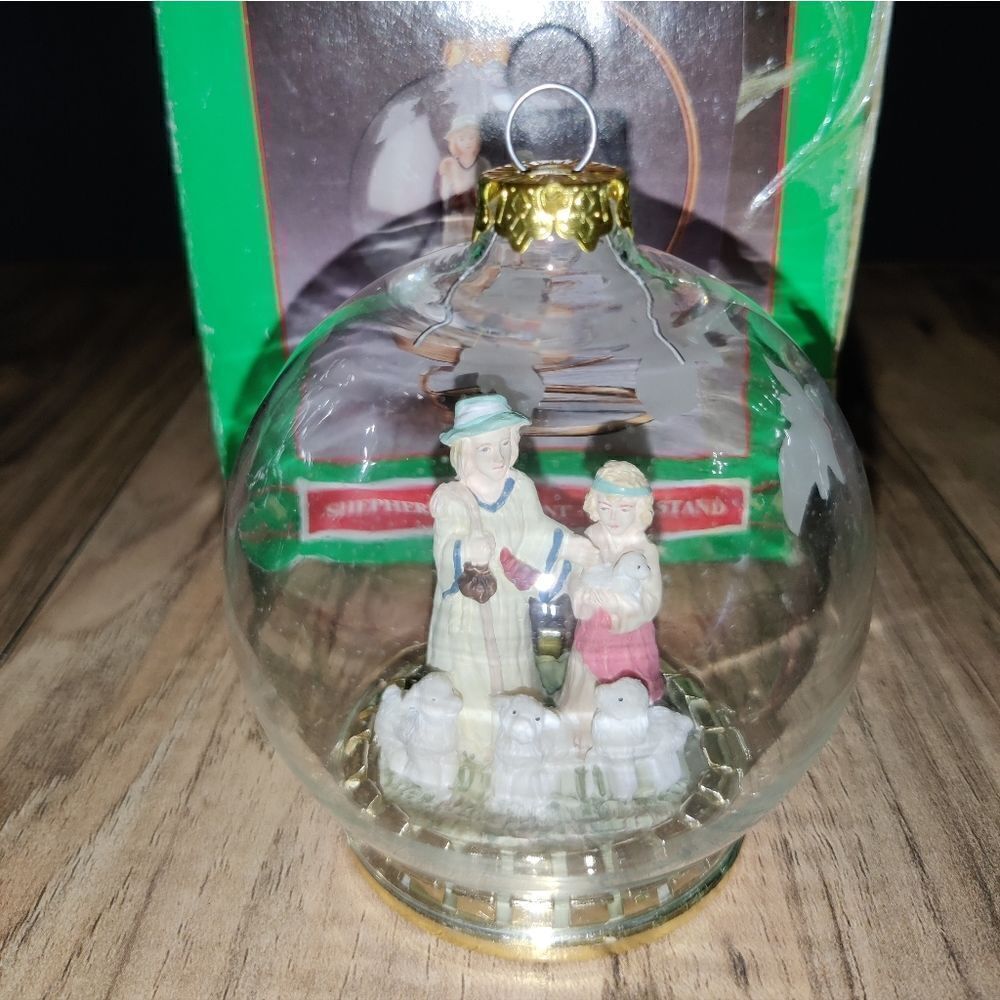 House Of Lloyd Christmas Around The World Shepherd Ornament With Stand 1998 - Picture 3 of 10